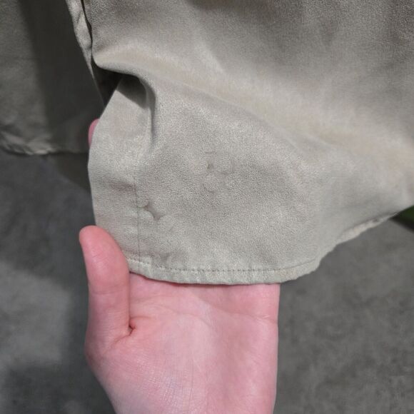 Chicos Womens Beige Long Sleeve Button Up Shirt Size L Neutral Basic Capsule - Picture 7 of 8